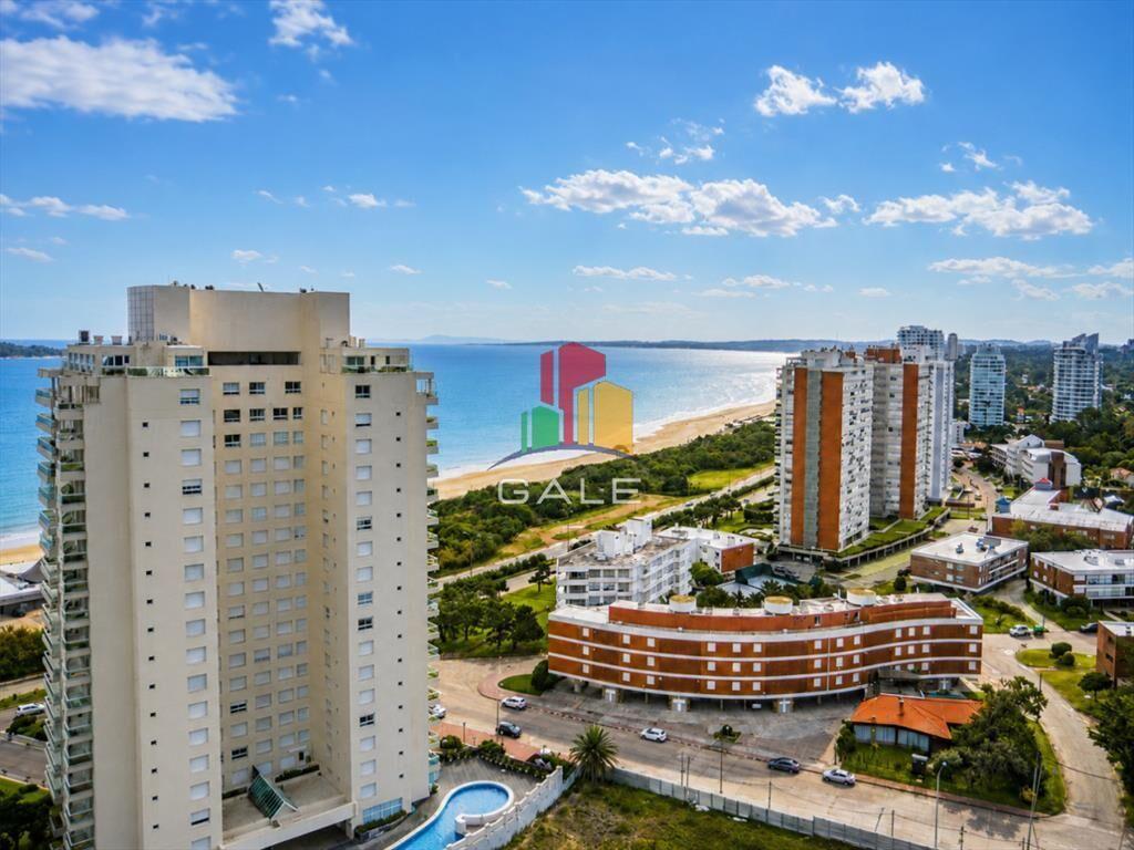 Departamento de 3 dormitorios en venta a pasos del mar. Gal