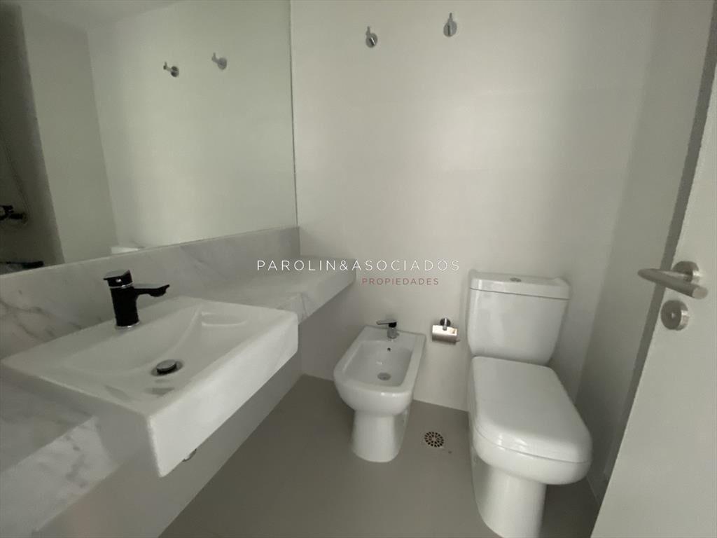 Apartamento en venta a metros del mar, parada 4