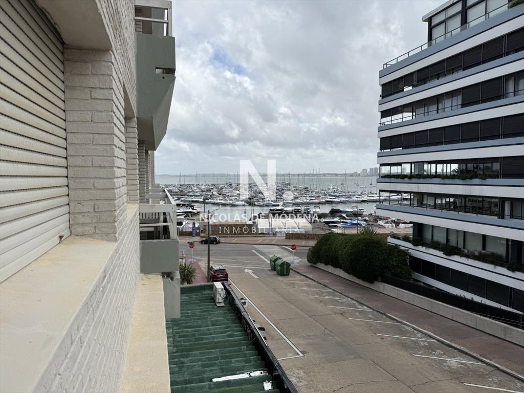 Peninsula a pasos del Puerto de Punta del Este, 3