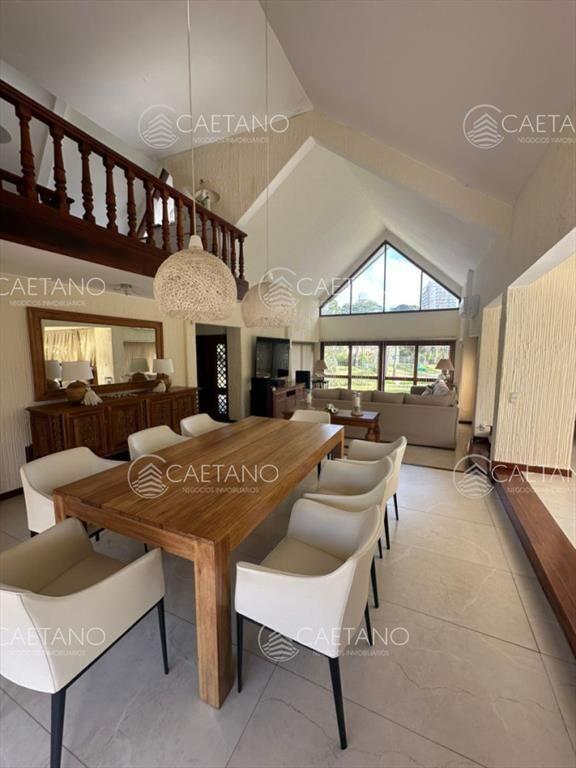 casa en excelente ubicación, 8 dormitorios