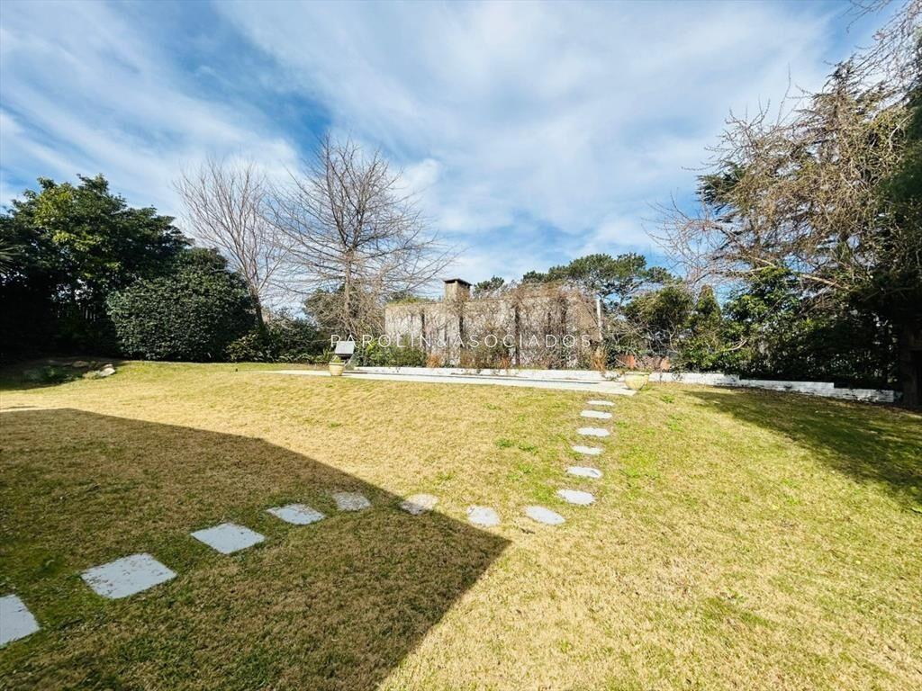 Casa en Venta de 3 Dormitorios en Jardines de Del