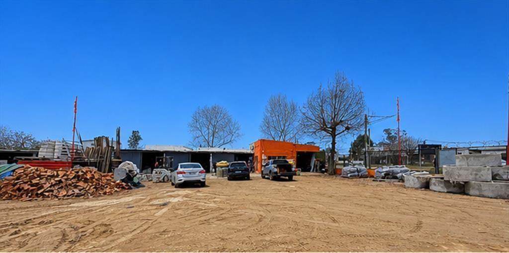 Venta terreno e instalaciones 1706mts Las Piedras.