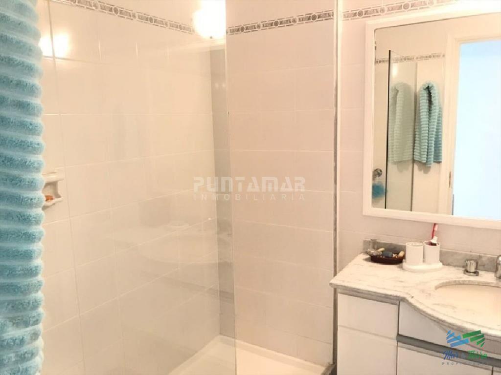 HERMOSO APARTAMENTO CON UNA AMPLIA TERRAZA , A DE