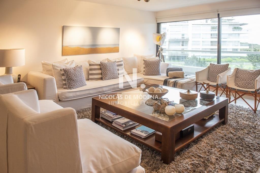 Hermoso Departamento en venta frente a Playa Brava, 3 dorm