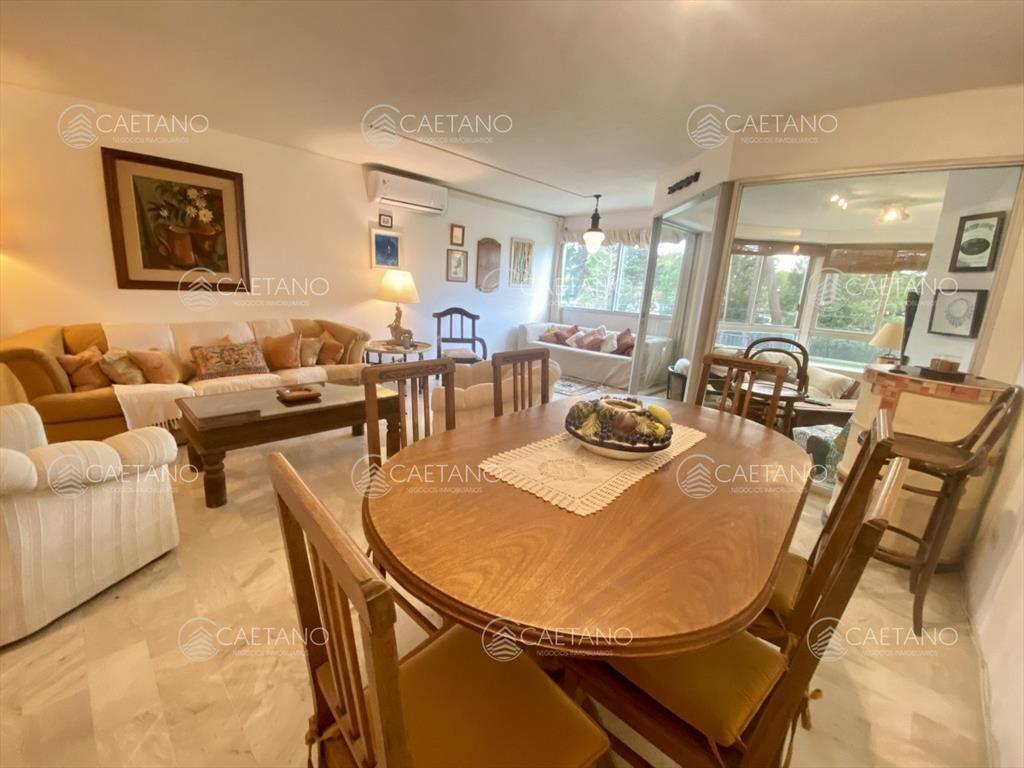 Venta apartamento 4 dormitorios 4 baños punta