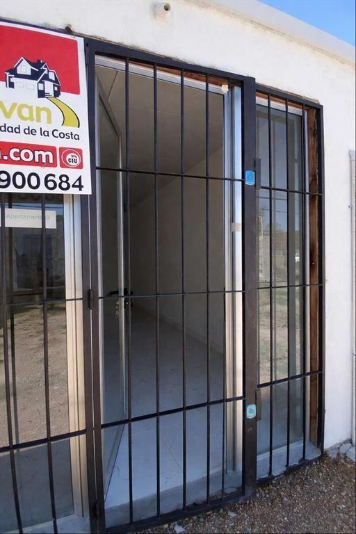 *** ALQUILADO *** ZONA MUY COMERCIAL Local Alquiler Solymar