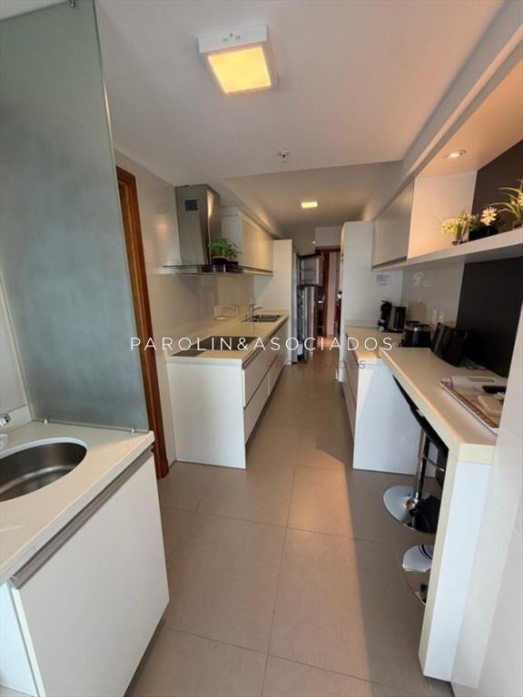 Departamento esquinero en Miami Boulevard de 3 en