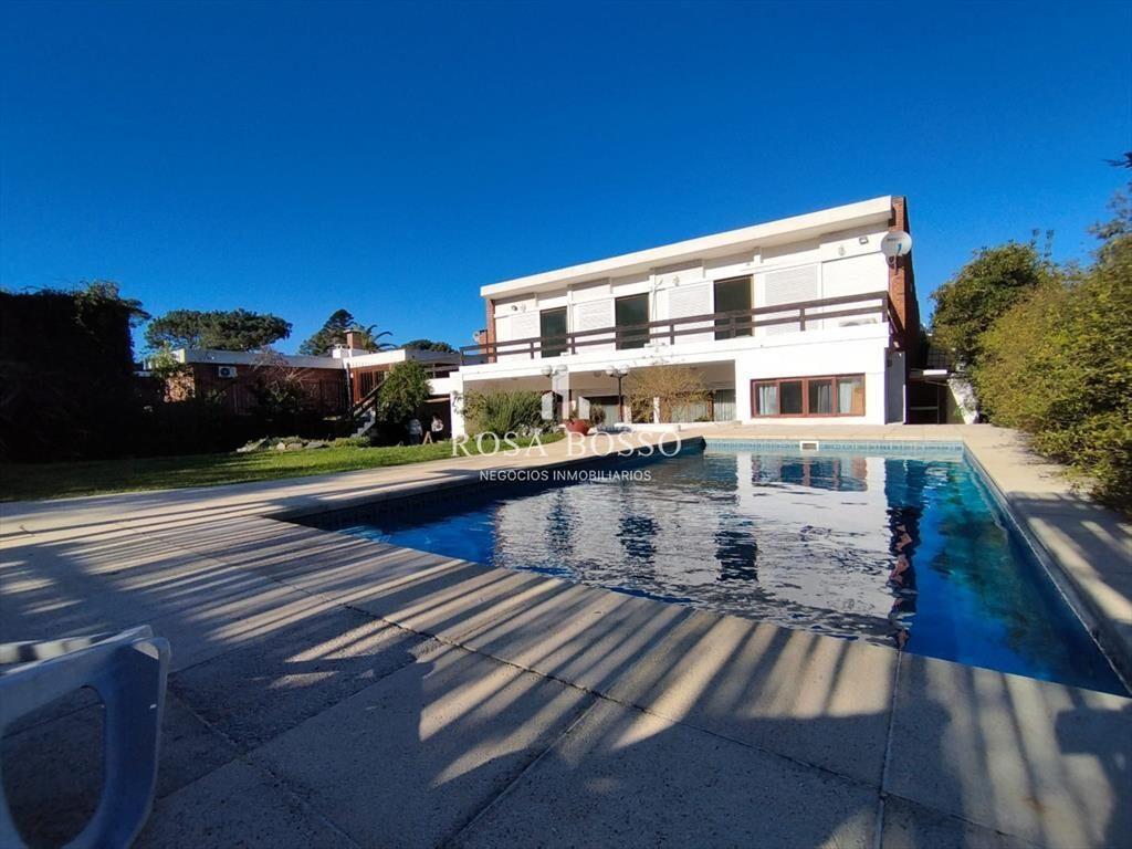 Venta y alquiler de casa en playa mansa Punta del Esate de