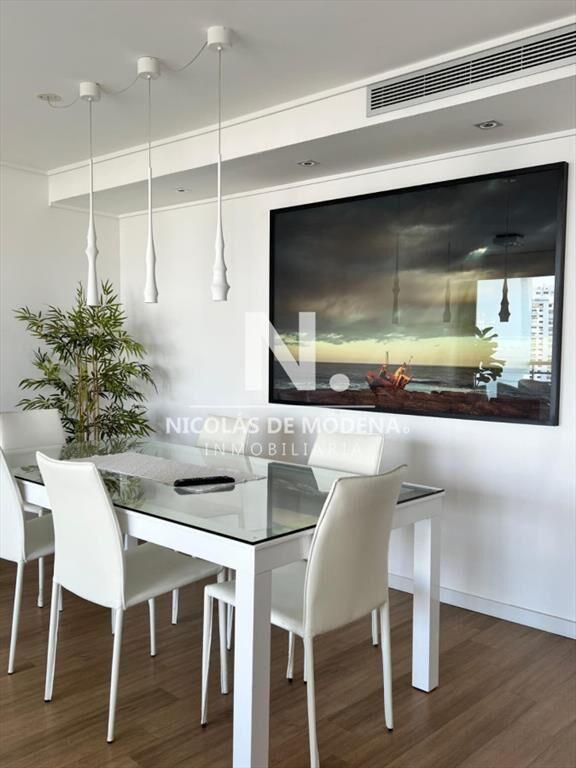 Vende apartamento de 2 Dormitorios en suite, en