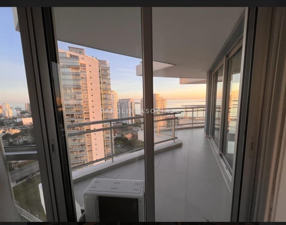 VENTA DE APARTAMENTO EN EDIFICIO SUNRISE PUNTA 3
