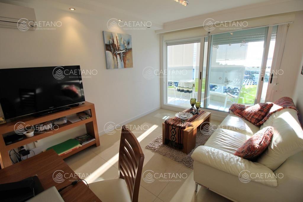 Apartamento con servicios en venta y alquiler en