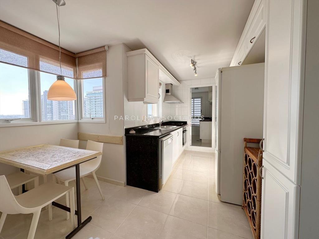 Apartamento de 3 dormitorios en suite, en Torre a
