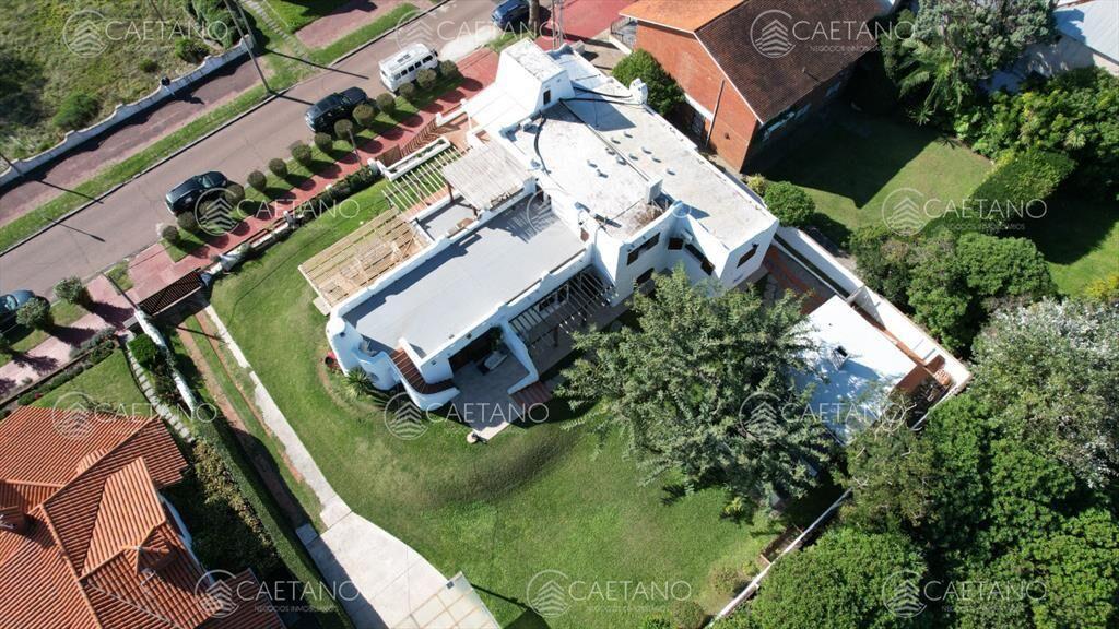 Chalet en venta con vista al mar en casco de la