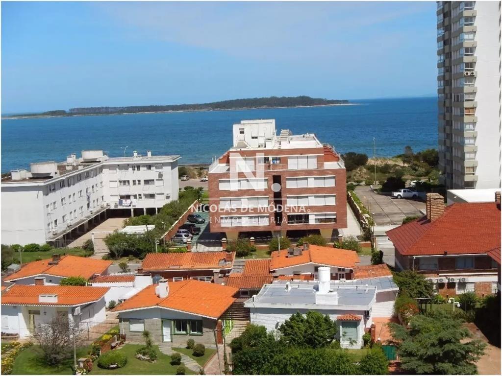 Venta Apartamento de 3 dormitorios en zona Mansa,