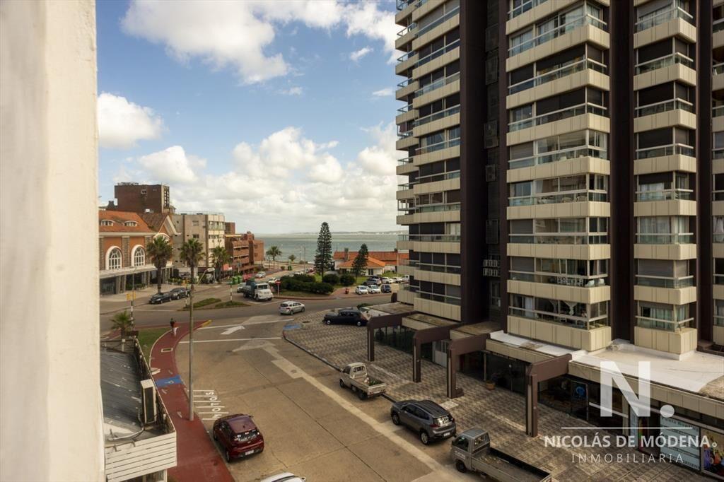 VENTA APARTAMENTO 3 DORMITORIOS Y DEPENDENCIA PENINSULA
