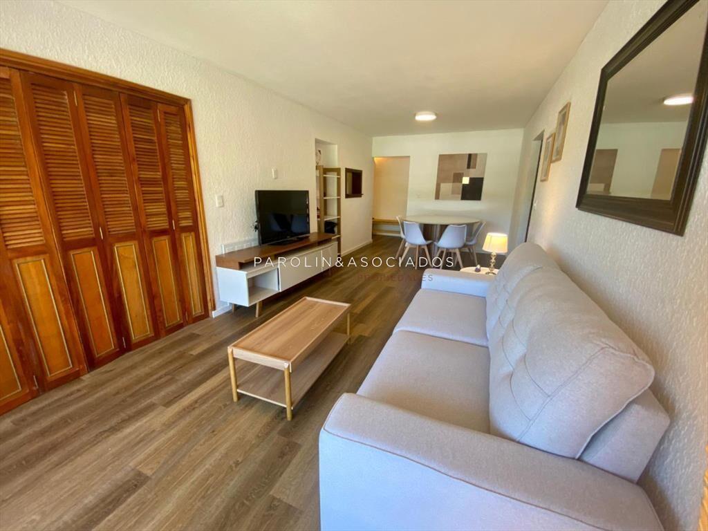 Apartamento reciclado en venta en complejo Punta