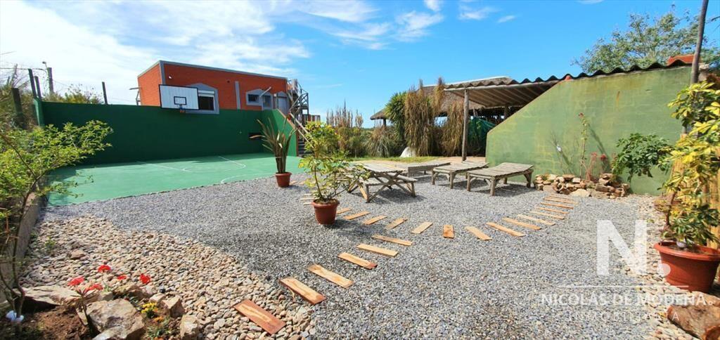 Casa en Altos de Punta Piedras, 4 dormitorios *