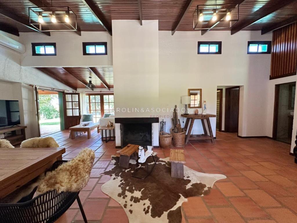 Chacra en Venta de 4 Dormitorios en zona Punta