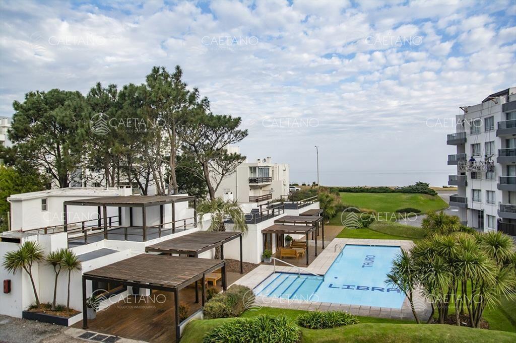 Departamento en venta a metros de Playa Mansa