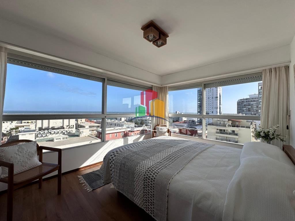 Apartamento de 3 dormitorios en Peninsula, Punta