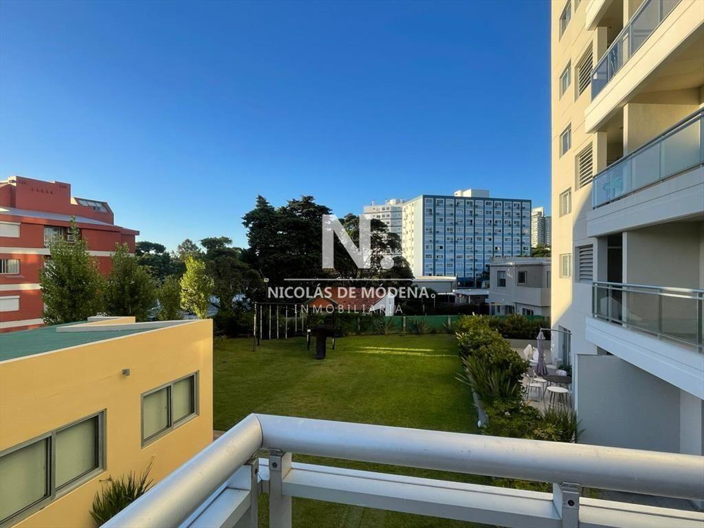 Apartamento de 2 dormitorios en venta en Aidy Grill, Punta
