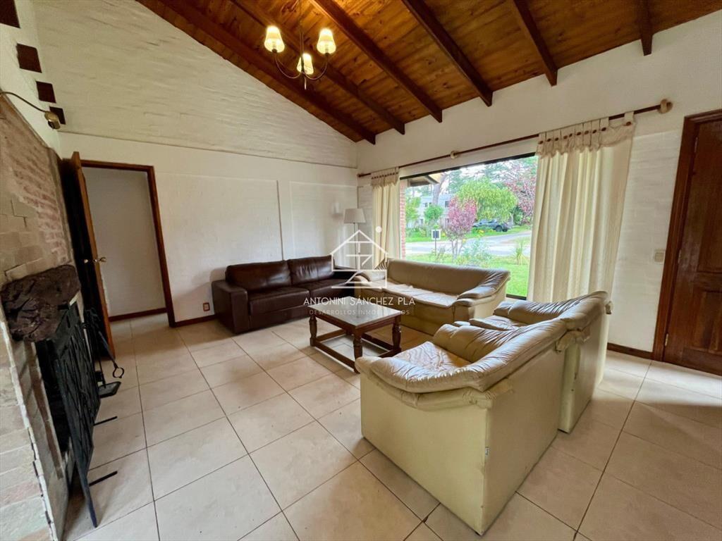 VENTA CASA DE 4 DORMITORIOS PUNTA DEL ESTE
