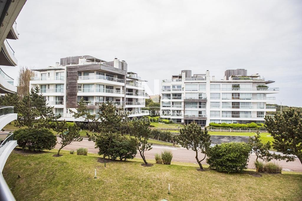Hermoso Departamento en venta frente a Playa Brava, 3 dorm
