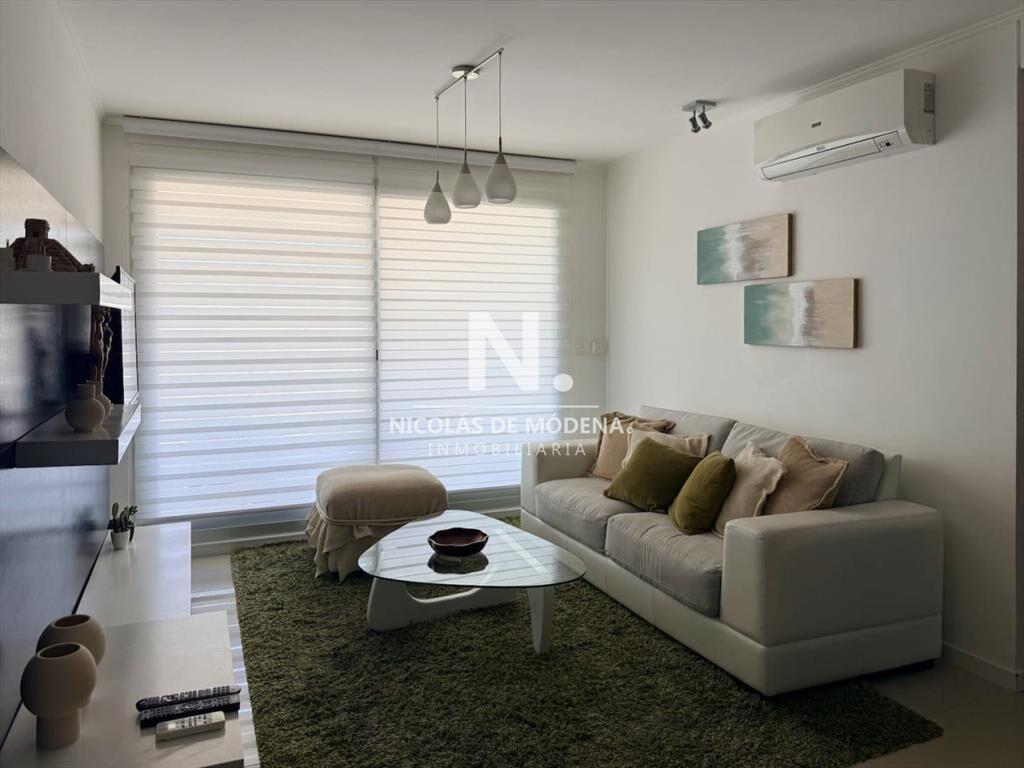 Vende departamento de 2 dormitorios en Punta del Este