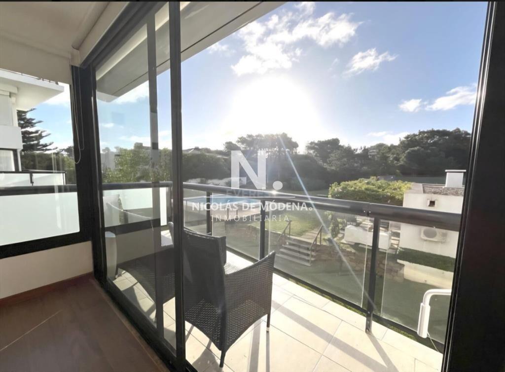 En venta apartamento duplex en Playa Brava, con