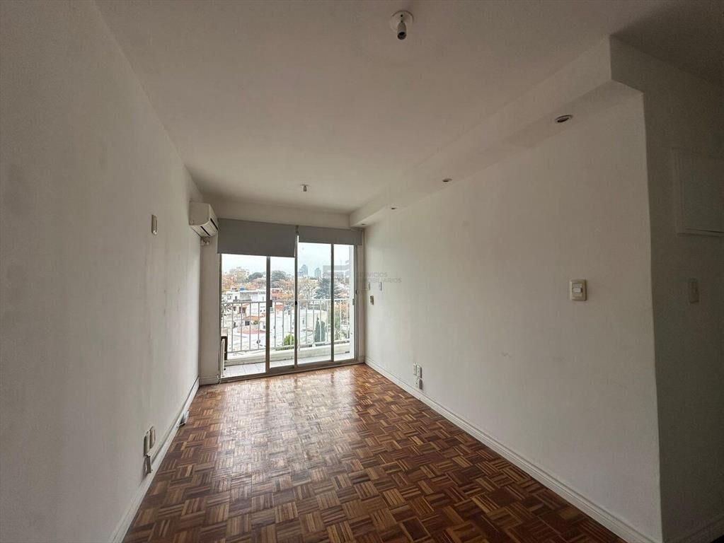 Se alquila Apartamento de dos dormitorios sobre la rambla d