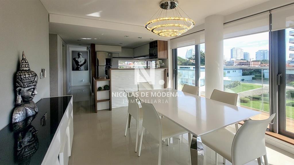 Apartamento de 2 dormitorios en venta en Punta