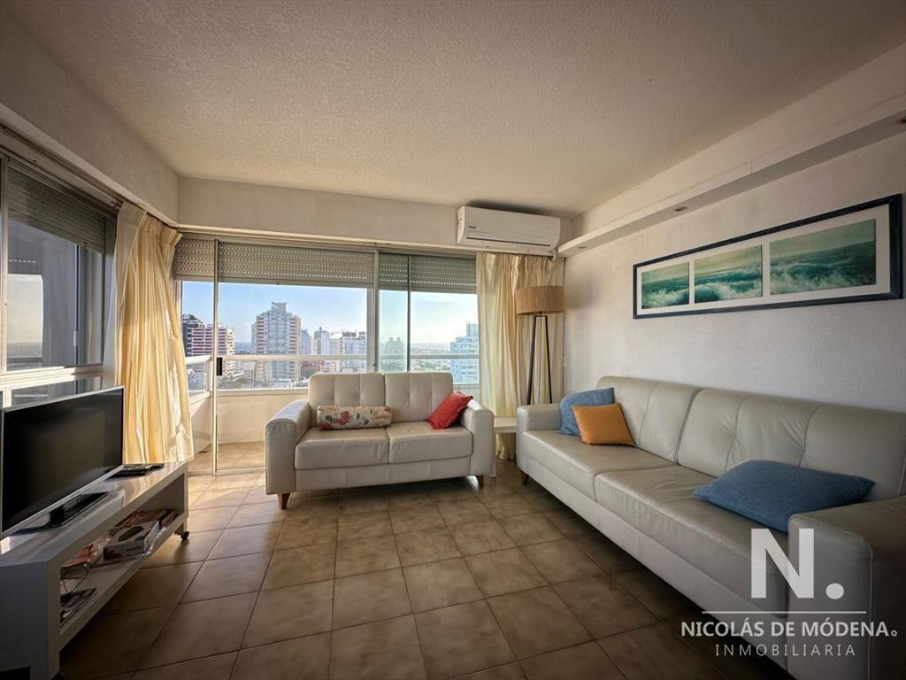 Vende apartamento de 3 dormitorios en Torre Gattas, Punta d