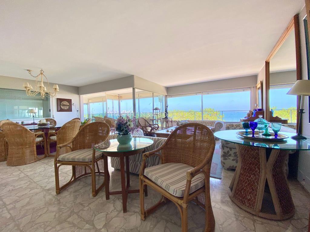 Apartamento en venta en Imarangatú, frente al