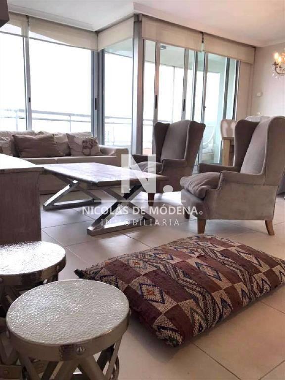 Vende apartamento de 2 dormitorios en Punta del