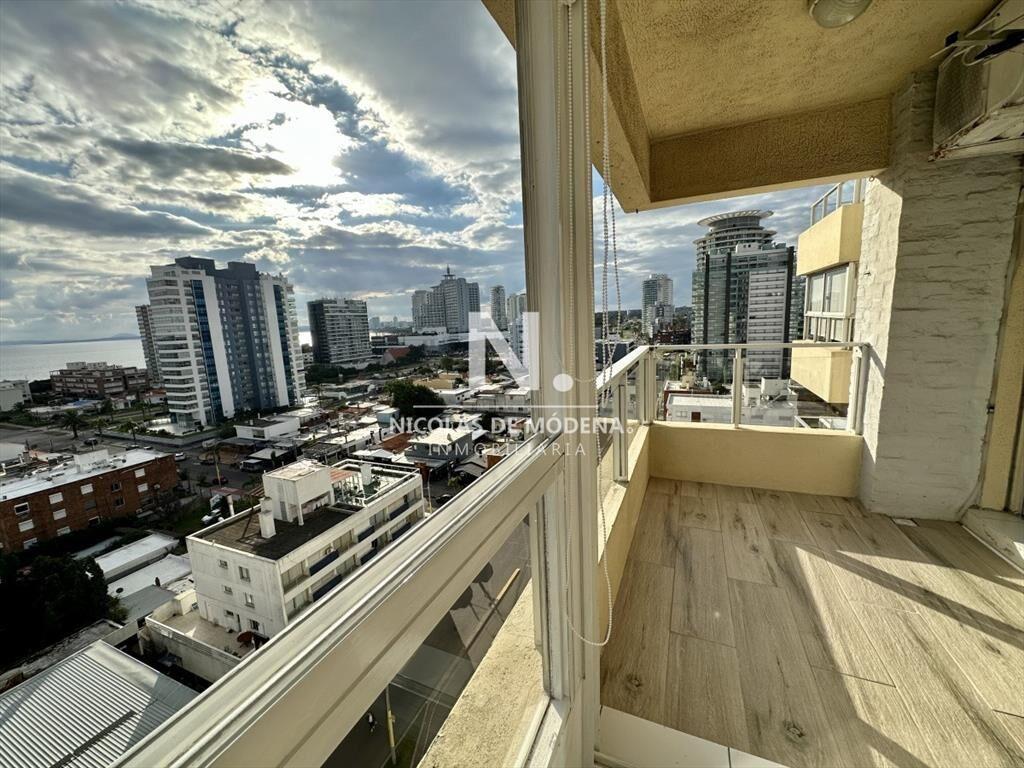 Apartamento en venta  de dos dormitorios en del