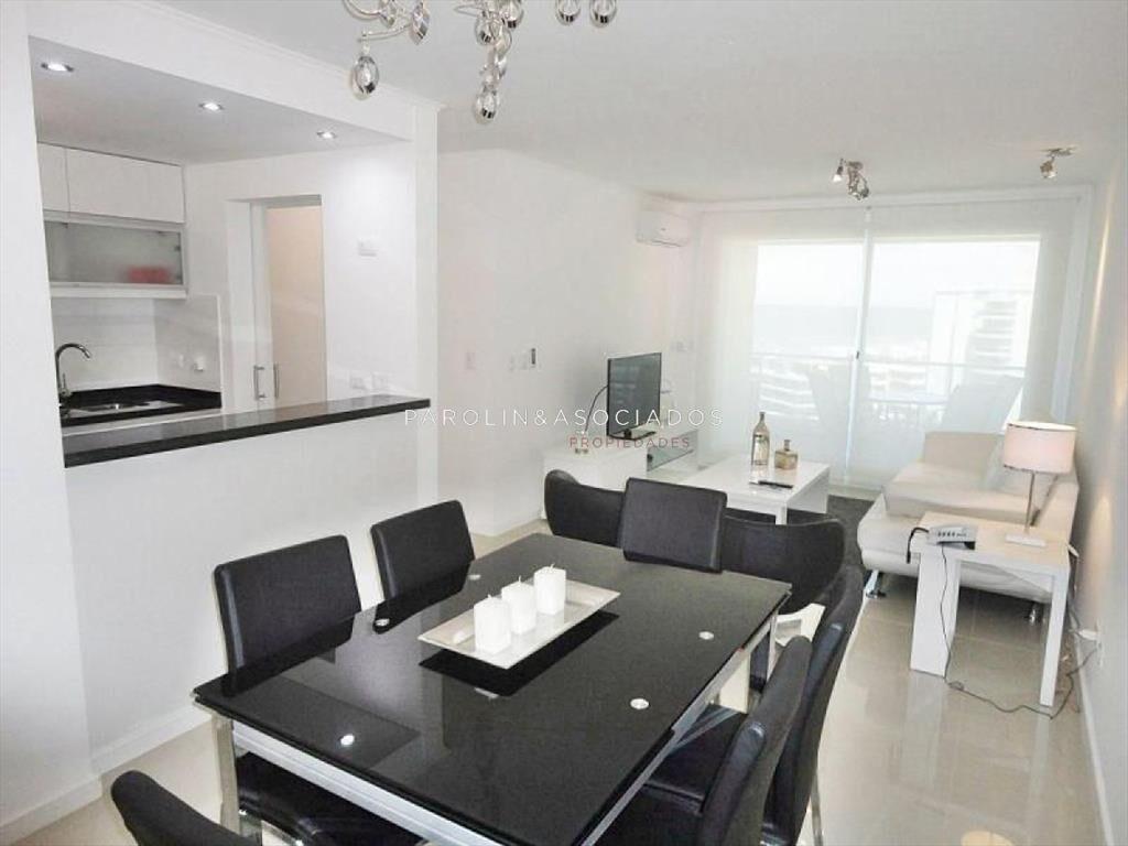 Apartamento en venta de 2 dormitorios cerca del