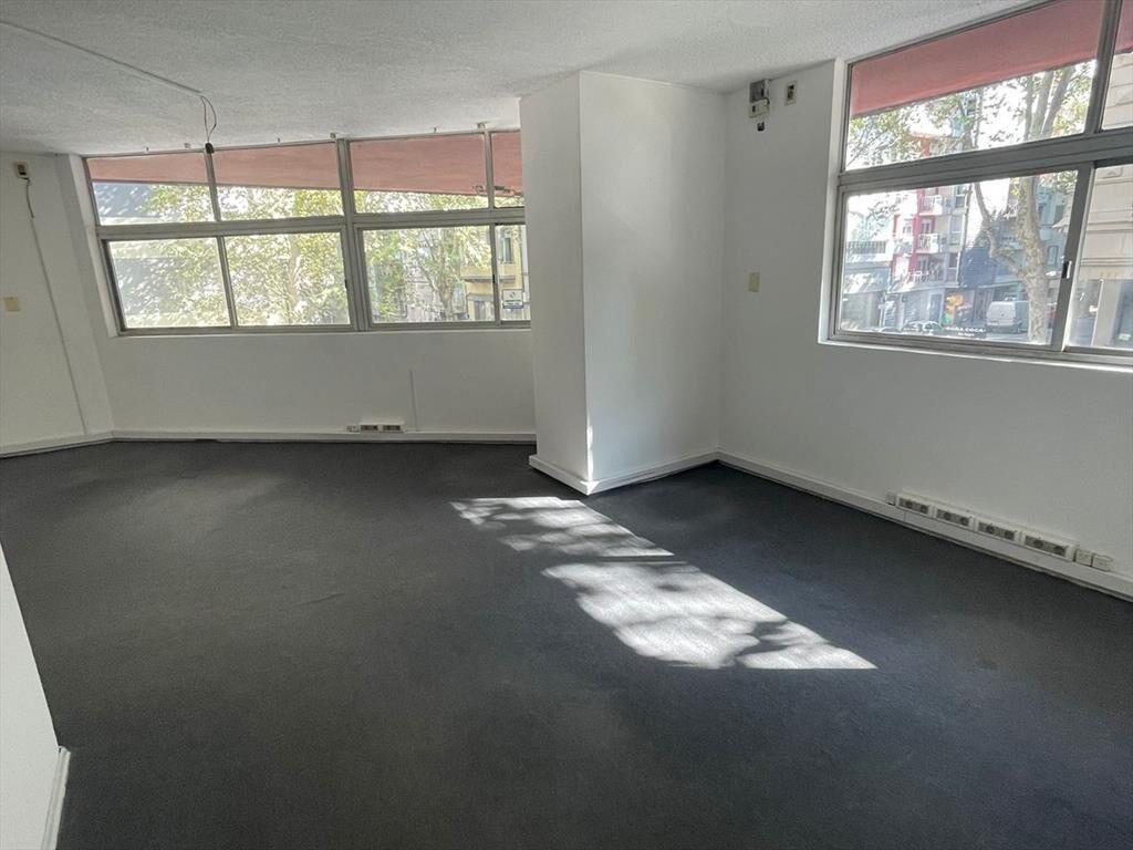 OFICINAS Y SUBSUELO DE COCHERAS