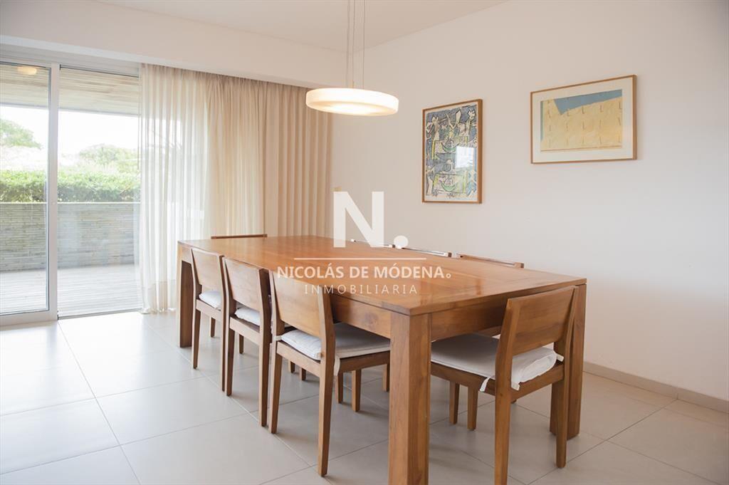 Apartamento En Venta 2 Dormitorios frente al mar. Brava 28