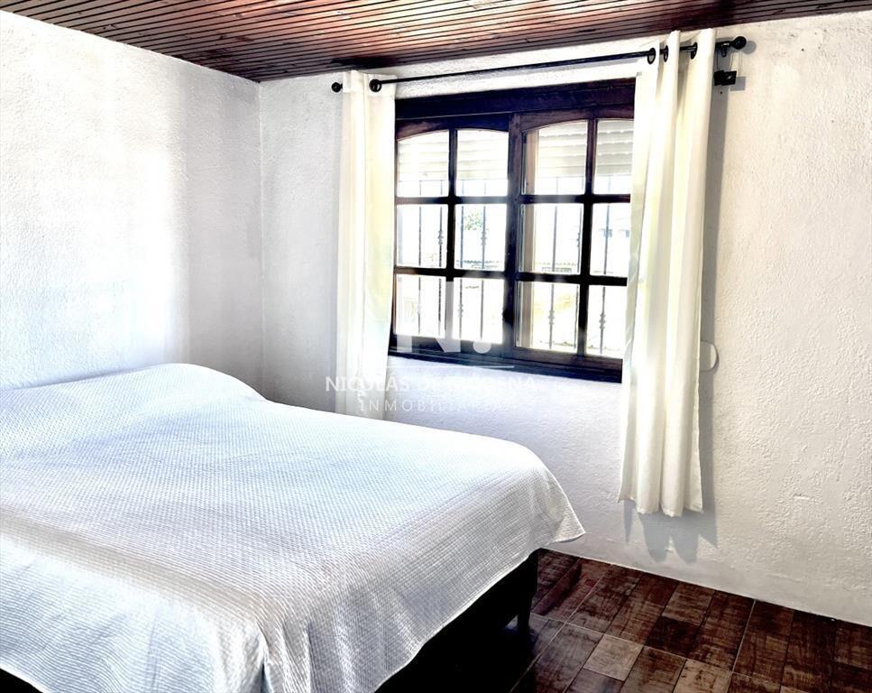 Venta de Casa, 3 Dormitorios, 2 Baños y Barbacoa
