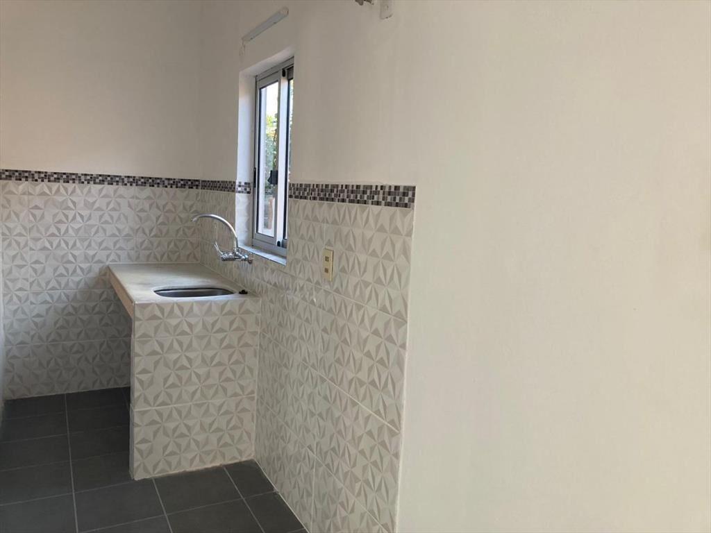 VENTA CASA MALDONADO CENTRO 2 DORMITORIOS Y GARAGE