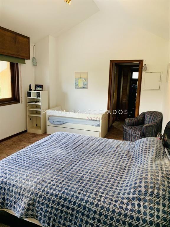 Casa de 4 dormitorios en venta en Pinares, Punta del Este.