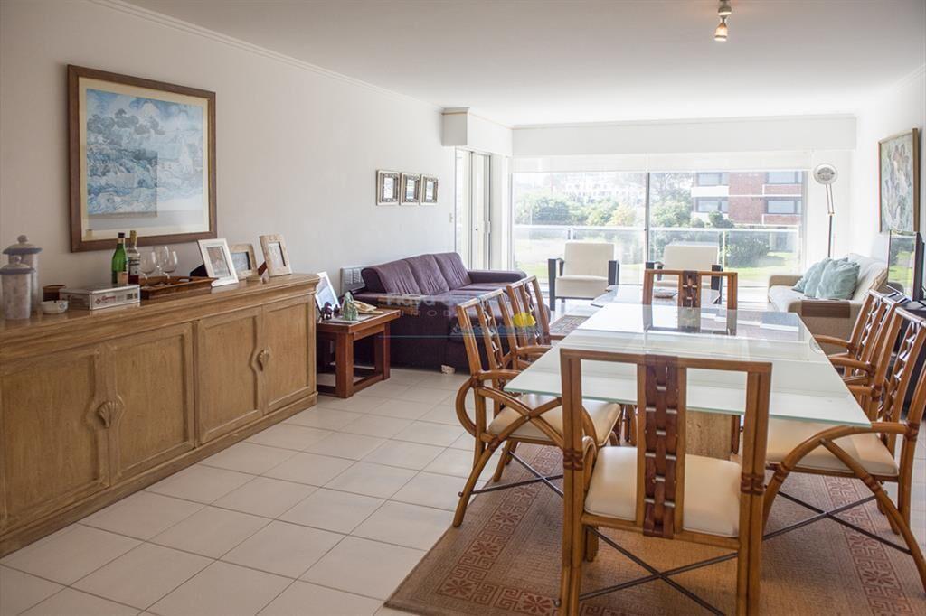 Vende departamento de 3 dormitorios en Ocean del