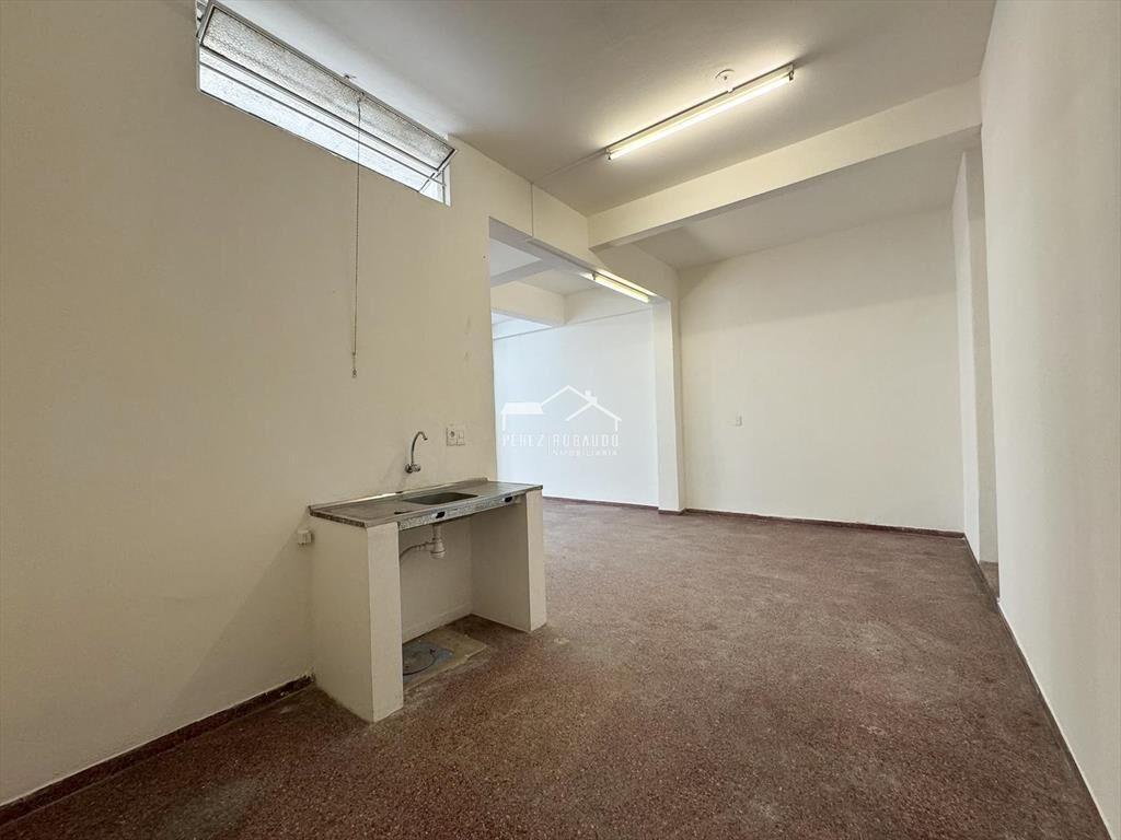 Venta local comercial  Tres Cruces. A dos cuadras de Av. 18