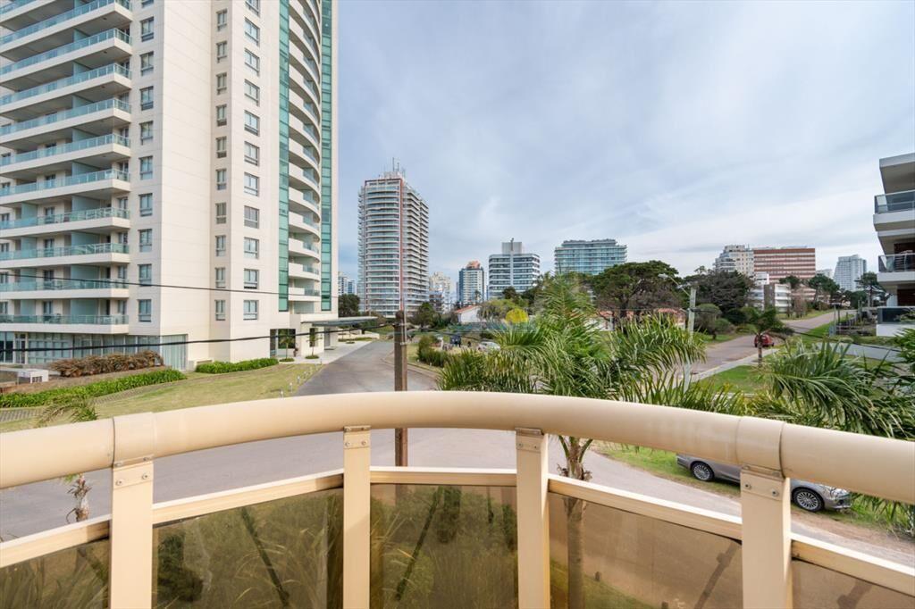 Moderno Apartamento de 3 Dormitorios en Alquiler Anual, Pla