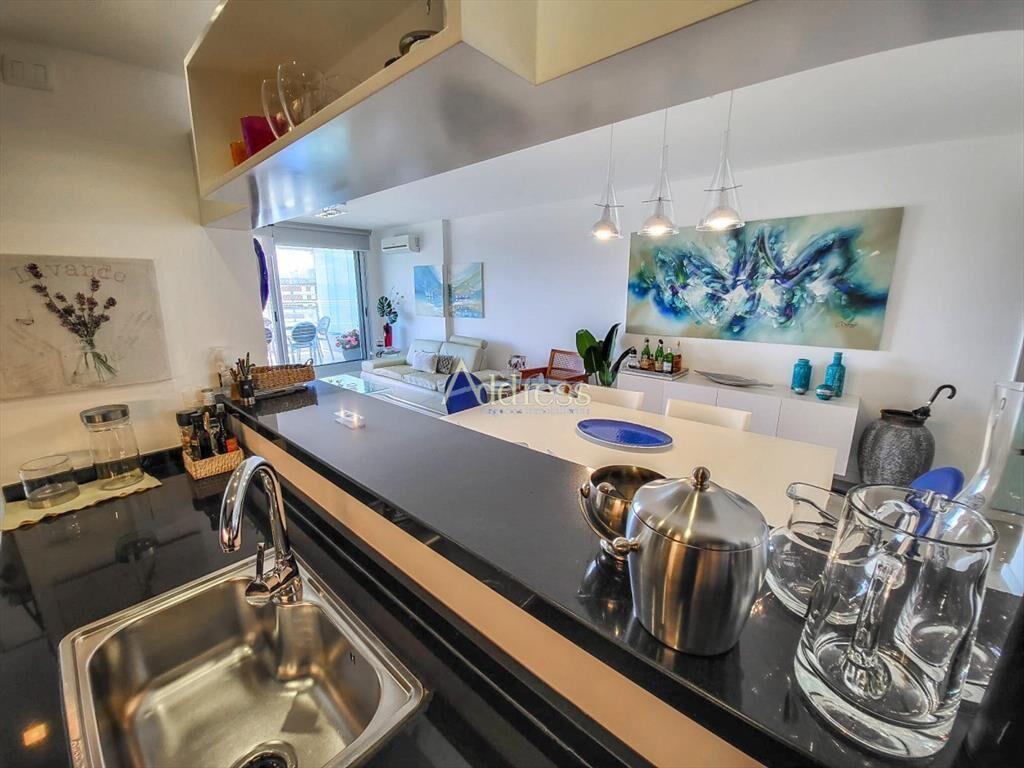 Apartamento de 3 dormitorios en venta Punta del