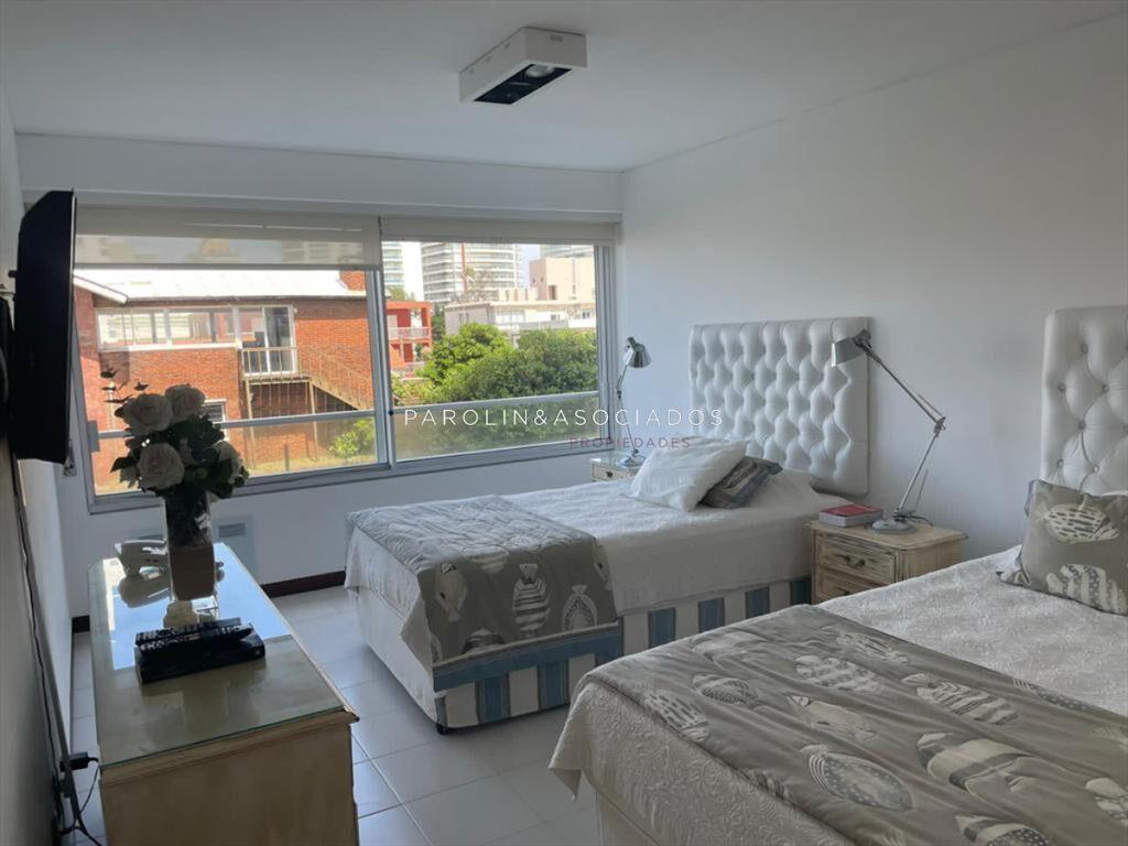 Apartamento en torre de categoría en venta y