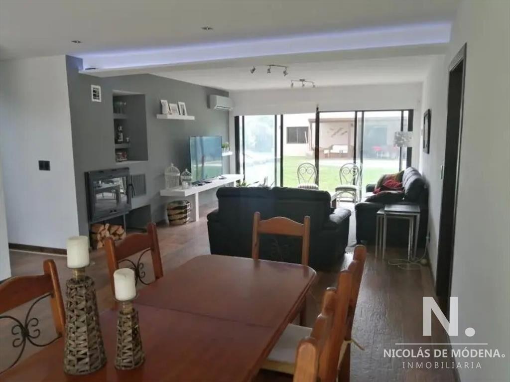 Casa moderna en La Residence