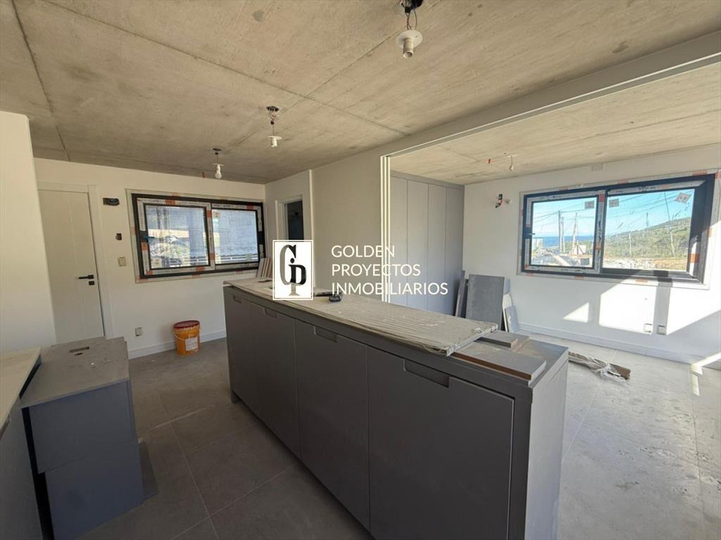 Apartamento en Venta 2 Dormitorios y Garage Punta