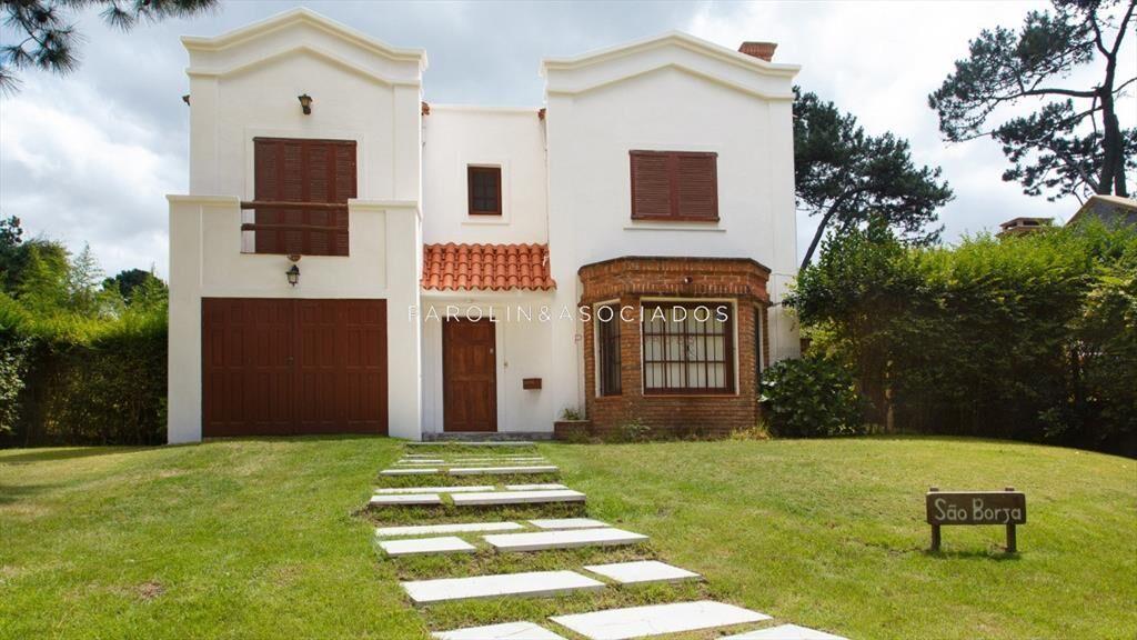 Casa en alquiler temporal 4 dormitorios + de en