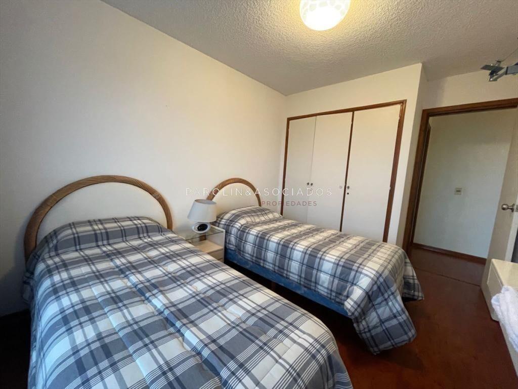 Apartamento en venta de 3 dormitorios en torre